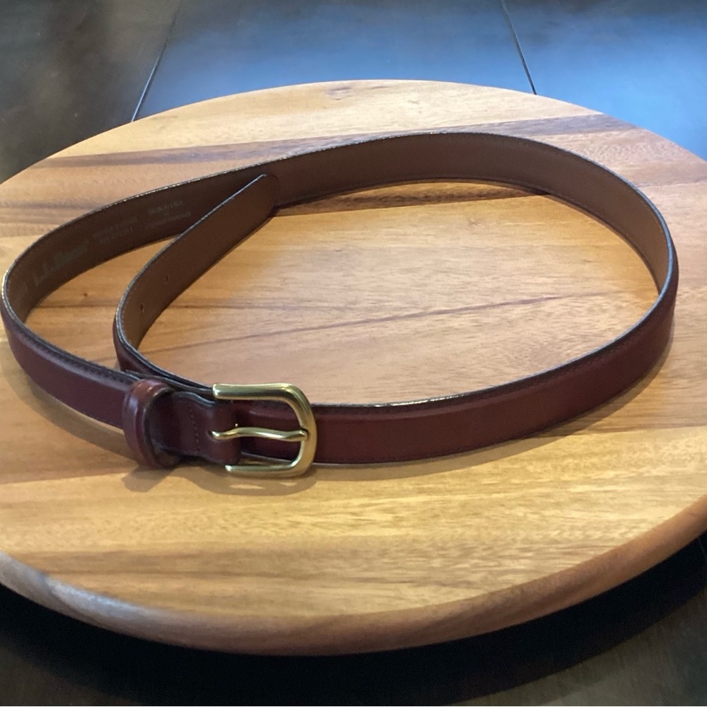 L.L. Bean Belt brown leather w Brass Buckle 36 EUC